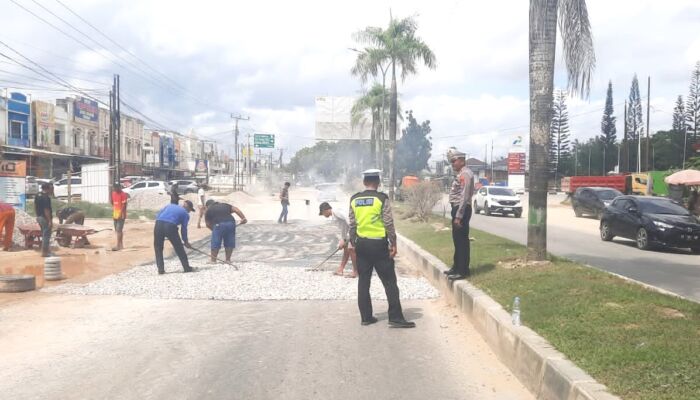 Jalan Malaka Depan SPBU Martandu Kendari yang Rusak Kini Diaspal