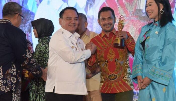 Sultra Award 2023, Muhammad Fajar Hasan Raih Penghargaan Kategori Tokoh Pemuda Isnpiratif