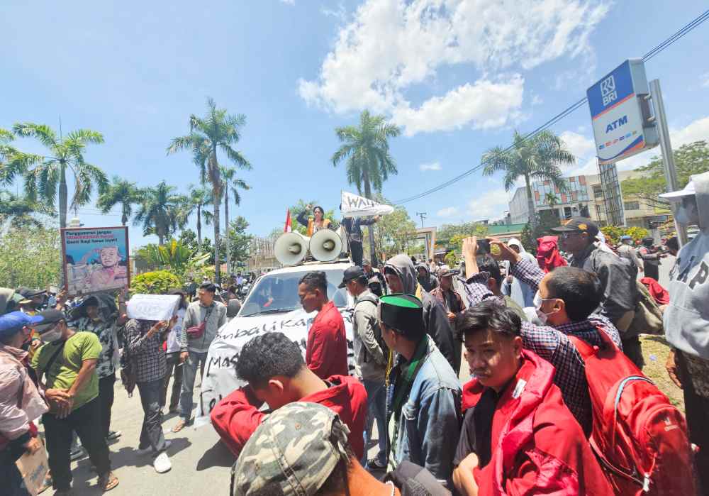 Petani Demo Kejati Sultra