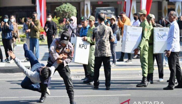 Menyiapkan “sistem pendingin” mencegah gesekan antarpemilih