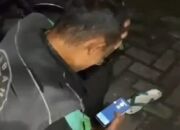 Viral! Usai Salat di Masjid Bogor, Driver Ojol Ini Menangis Karena Motornya Dicuri