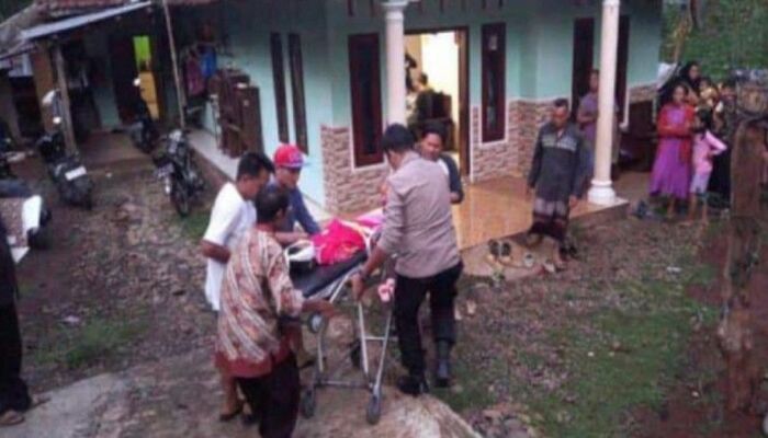 Viral! Usai Ditegur Ibunya Bermain HP, Bocah SD di Pekalongan Ini Tewas Gantung Diri