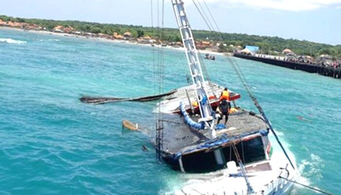 Hoaks! Kapal Wisata Blue Lagoon Karam di Bali