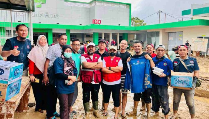 BAPENA PPNI Sultra Bantu Bersihkan Lumpur Dan Sampah Sisa Banjir di RS Santa Anna