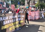 Jelang Pengumuman Hasil Pemilu 2024, Muncul Kelompok Pendemo Lain di Depan Gedung KPU