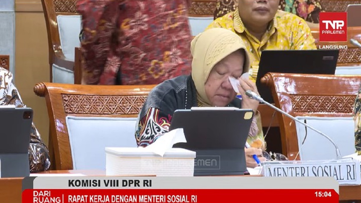 Menteri Sosial Tri Rismaharini