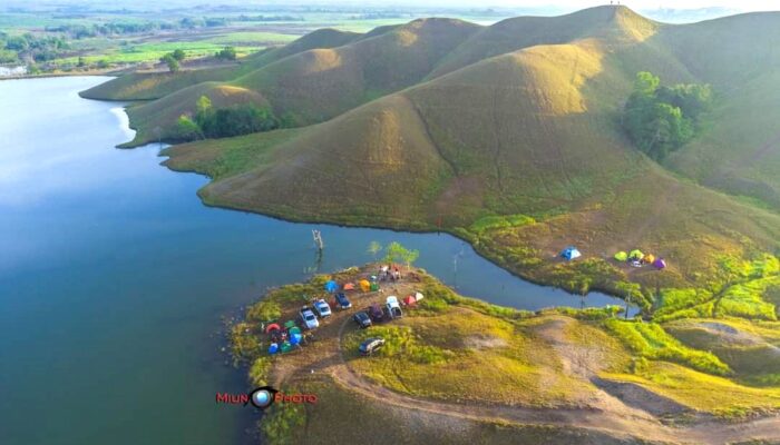 Pesona Bukit Punggung Kuda, Surganya Wisata Pecinta Alam di Bombana