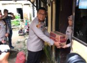 Wakapolda Sultra Pimpin Penyaluran Bantuan untuk Korban Banjir di Kendari