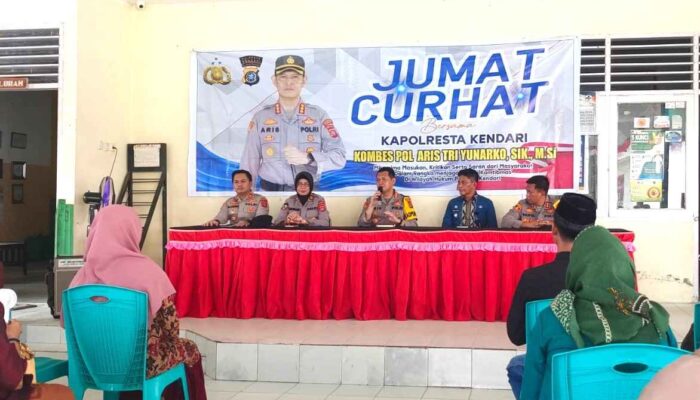 Gelar Jumat Curhat, Kapolresta Kendari Dengar Langsung Keluhan Warga di Baruga