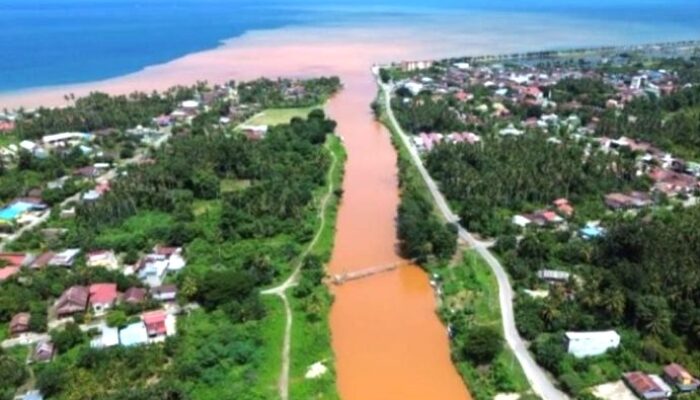 Limbah PT RJL Diduga Jadi Biang Penyebab Keruhnya Air Muara Sungai di Kolut