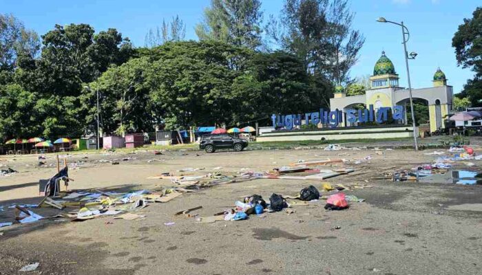 Sampah Berserakan di Halaman MTQ Kendari Sisa Kegiatan Dispar Sultra