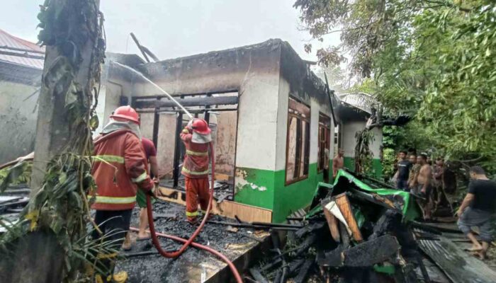 Disambar Petir, Rumah Warga di Unaaha Konawe Ludes Terbakar