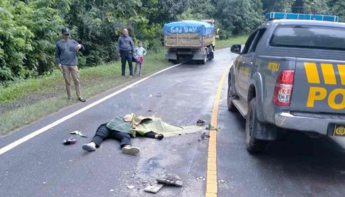 Pengendara Motor Tewas di Tempat Tertabrak Truk di Konut