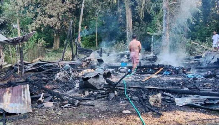 Tragis! Suami Istri di Konsel Nyaris Tewas Terbakar Bersama Rumahnya