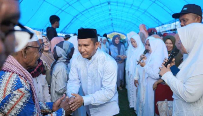 Antusias Ribuan Warga Hadiri Acara Halal Bihalal Darwin-Rhika di Mubar