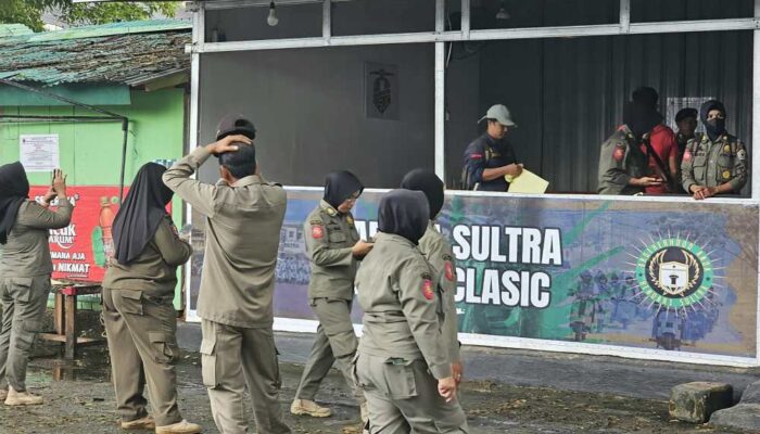 Dikawal Ratusan Aparat Gabungan, Pemkot Segel Lapak Pedagang di Eks MTQ Kendari