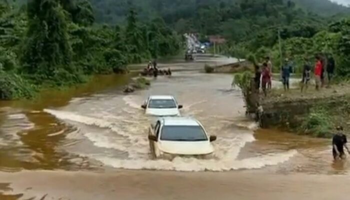 Update Banjir Terkini di Konut: Jalan Linomoiyo Kecamatan Oheo Belum Bisa Dilalui Motor