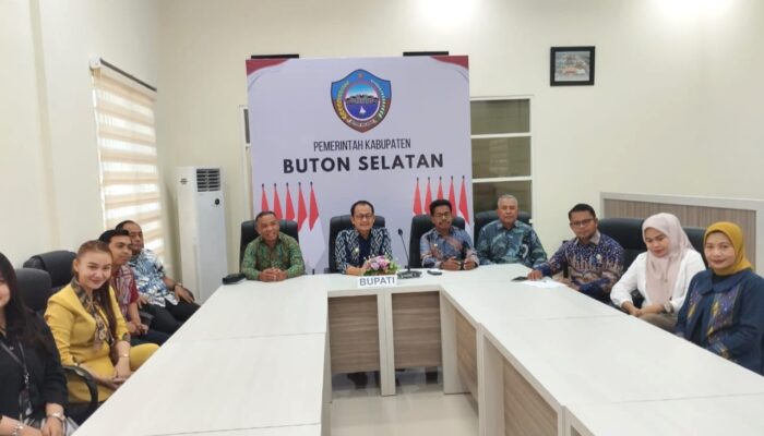 Komitmen Pj Bupati Busel Parinringi Kendalikan Inflasi Melalui Pasar Murah Hingga Subsidi BBM