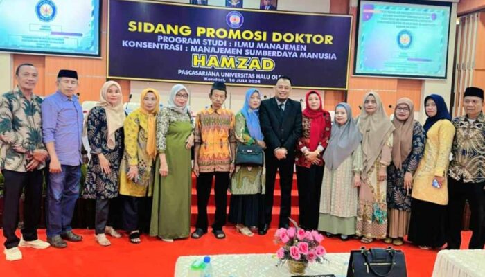 Kasubag BKAD Pemda Konsel Raih Gelar Doktor Ilmu Manajemen di Kampus UHO