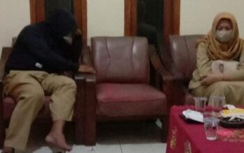 Lihat Istrinya Telanjang Bersama Pria Lain, Seorang Pria di Mojokerto Langsung Menangis