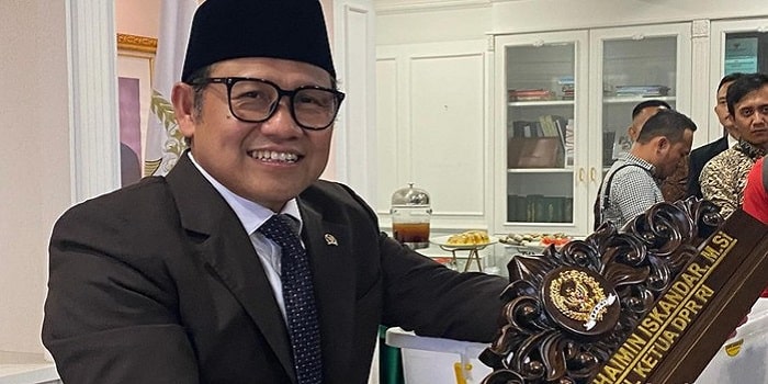 Akhir 20 Tahun Pengabdian di DPR, Cak Imin Kemasi Barang di Ruang Kerja