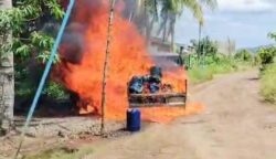 Mobil terbakar