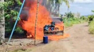 Mobil terbakar