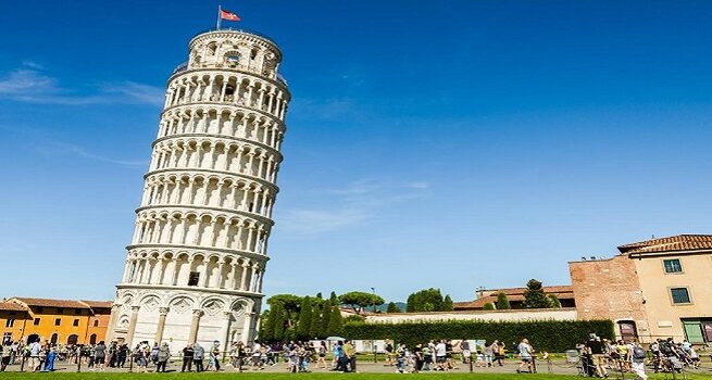 Menara Pisa di Italia