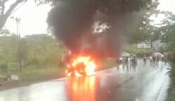 Mobil Terbakar