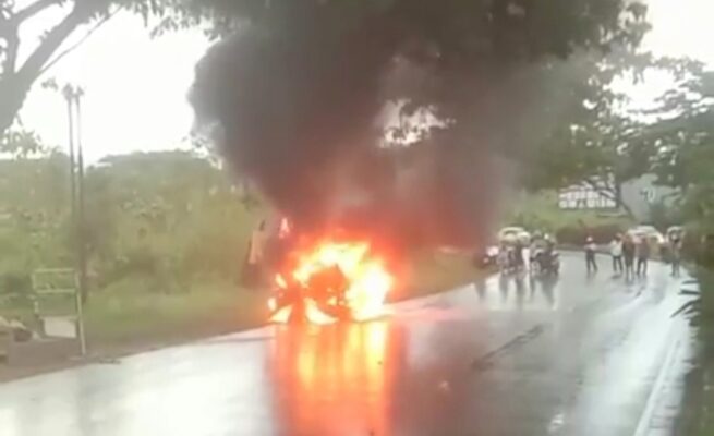 Mobil Terbakar