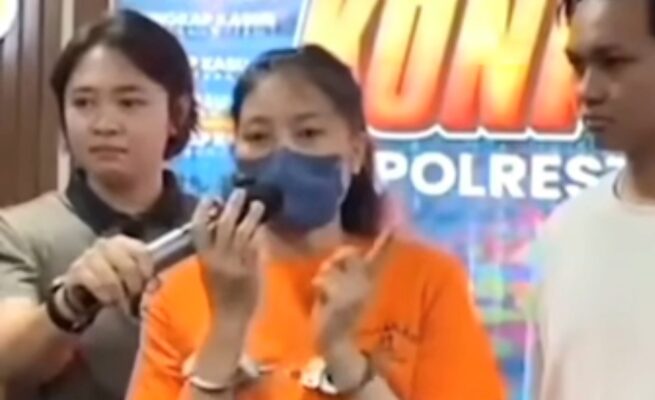 Potong Kelamin Kekasih