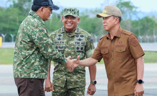 Batalyon Yonif 823/Raja Wakaaka di Baubau